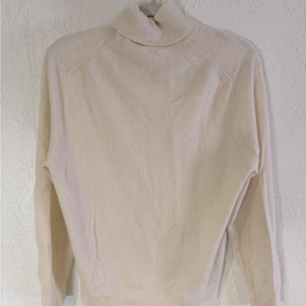 Cream 100% cashmere Uniqlo sweater